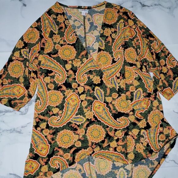LuLaRoe Tops - LulaRoe Yellow Paisley Print Lindsay